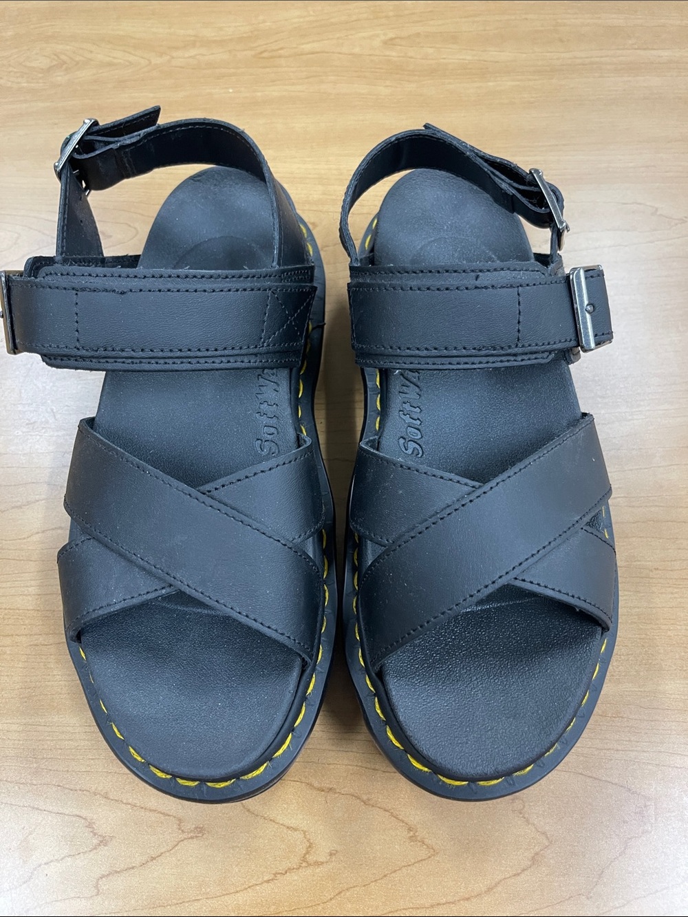Dr Martens Voss II Leather Strap platform Sandals size 8. NWOT